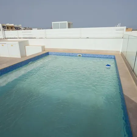 Beautiful With A Private Rooftop Pool *