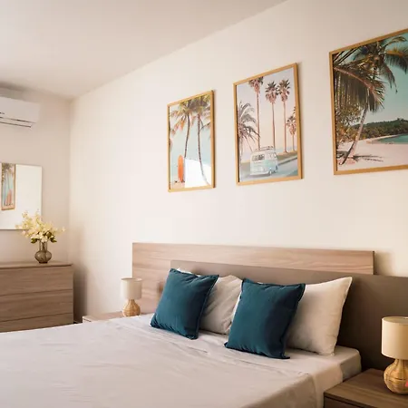 Beautiful With A Private Rooftop Pool Mellieħa