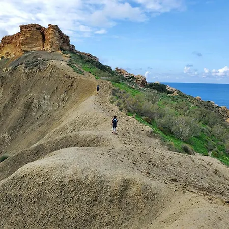 Beautiful With A Private Rooftop Pool