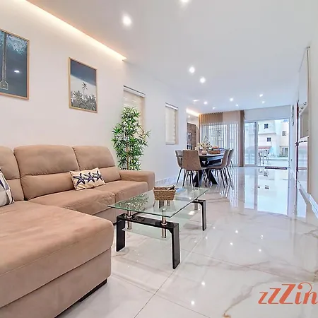 Beautiful With A Private Rooftop Pool Mellieħa