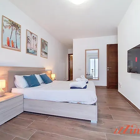 Apartment Beautiful With A Private Rooftop Pool *