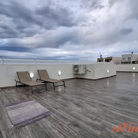 Beautiful With A Private Rooftop Pool