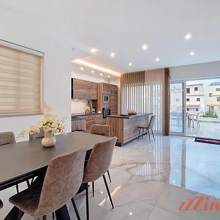 Beautiful With A Private Rooftop Pool Apartment Mellieħa