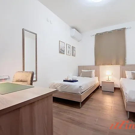 Beautiful With A Private Rooftop Pool