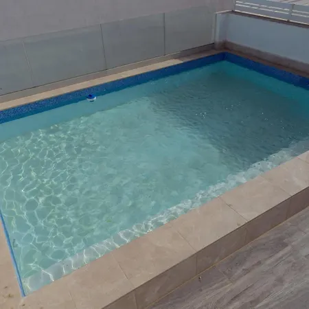 アパート Beautiful With A Private Rooftop Pool メーリッハ