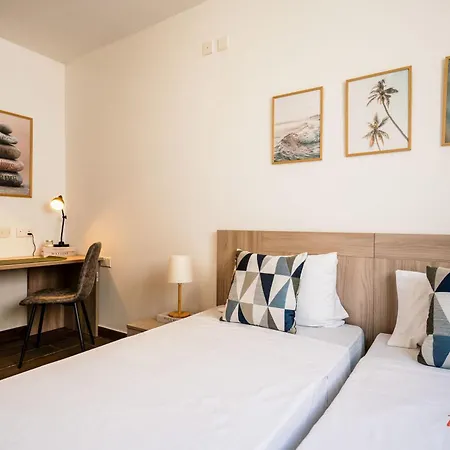 Beautiful With A Private Rooftop Pool *