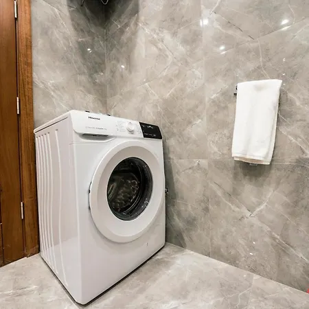 Beautiful With Private Rooftop Pool Appartement