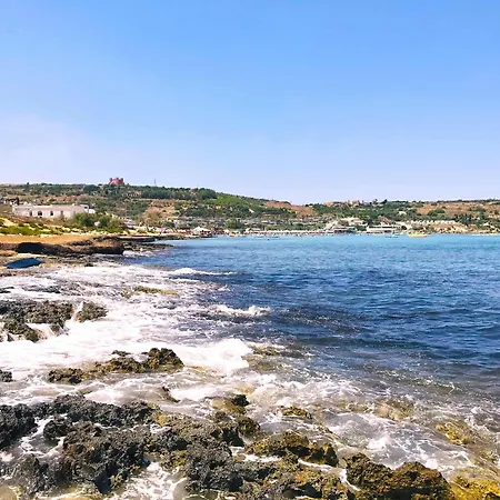 Beautiful With A Private Rooftop Pool