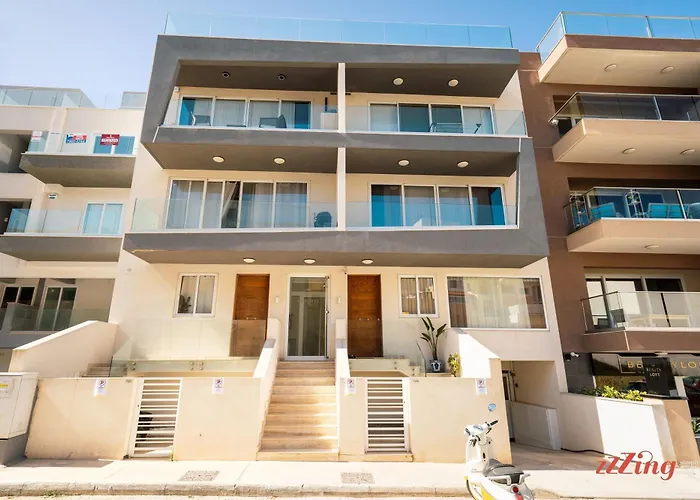 Beautiful With A Private Rooftop Pool Mellieħa