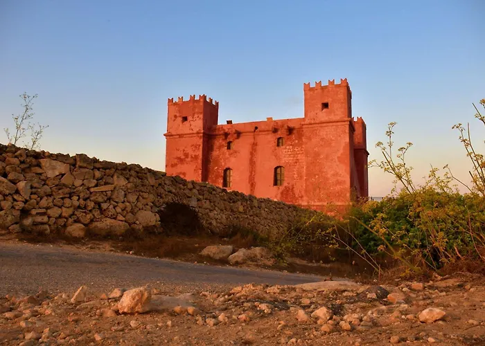 Beautiful With A Private Rooftop Pool
