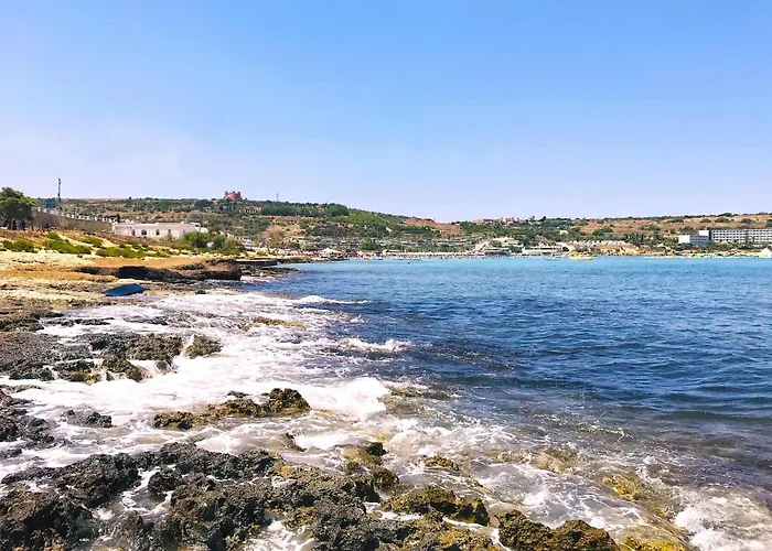 Beautiful With A Private Rooftop Pool