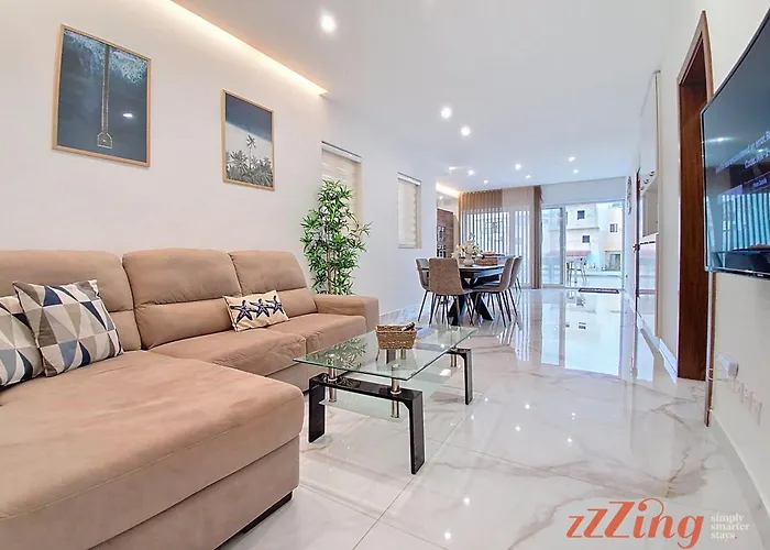 Beautiful With A Private Rooftop Pool Mellieħa